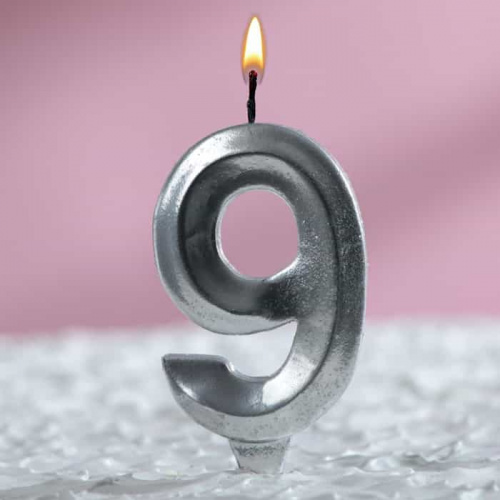 Свеча цифра "9", серебряный металлик Свеча цифра "9", серебряный металлик
